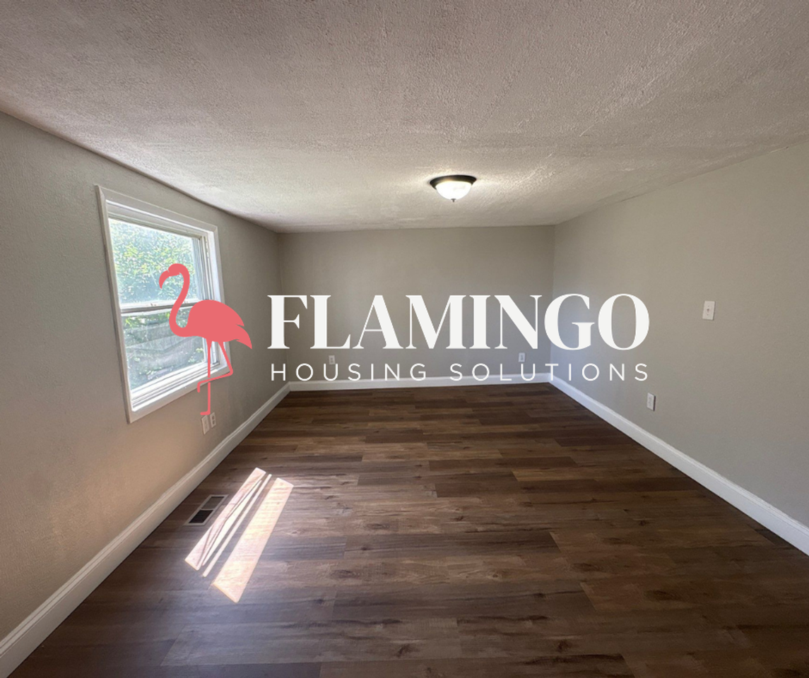 929 Stolz Ave - Photo 2 of 15