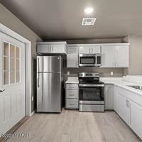 featured image of 641 N Espina St