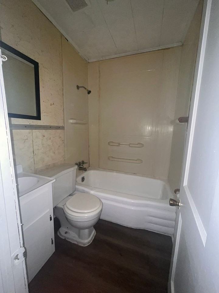 1179 Longcrest Rd - Photo 2 of 10