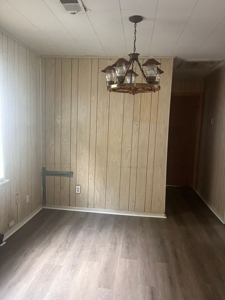 1179 Longcrest Rd - Photo 4 of 10