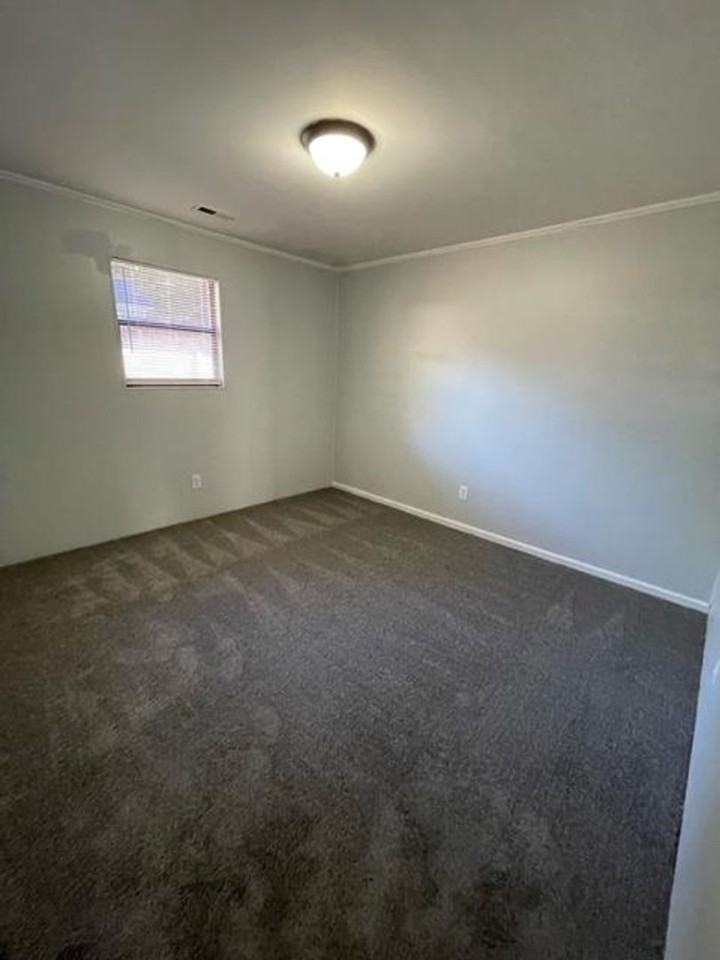 240 Hughes St #A - Photo 3 of 6
