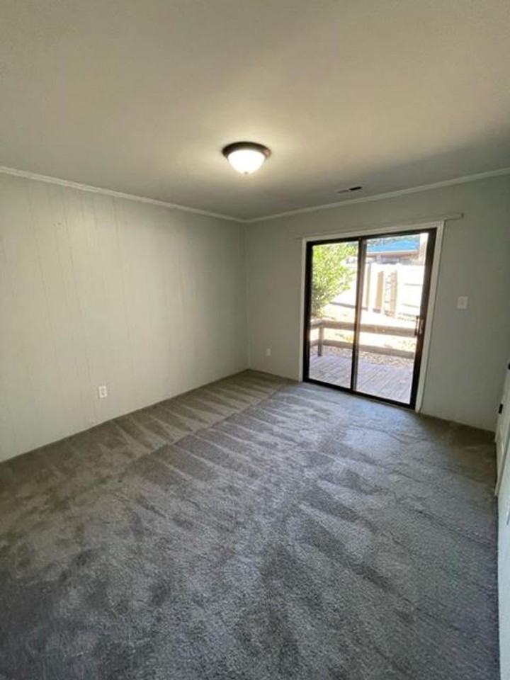 240 Hughes St #A - Photo 4 of 6