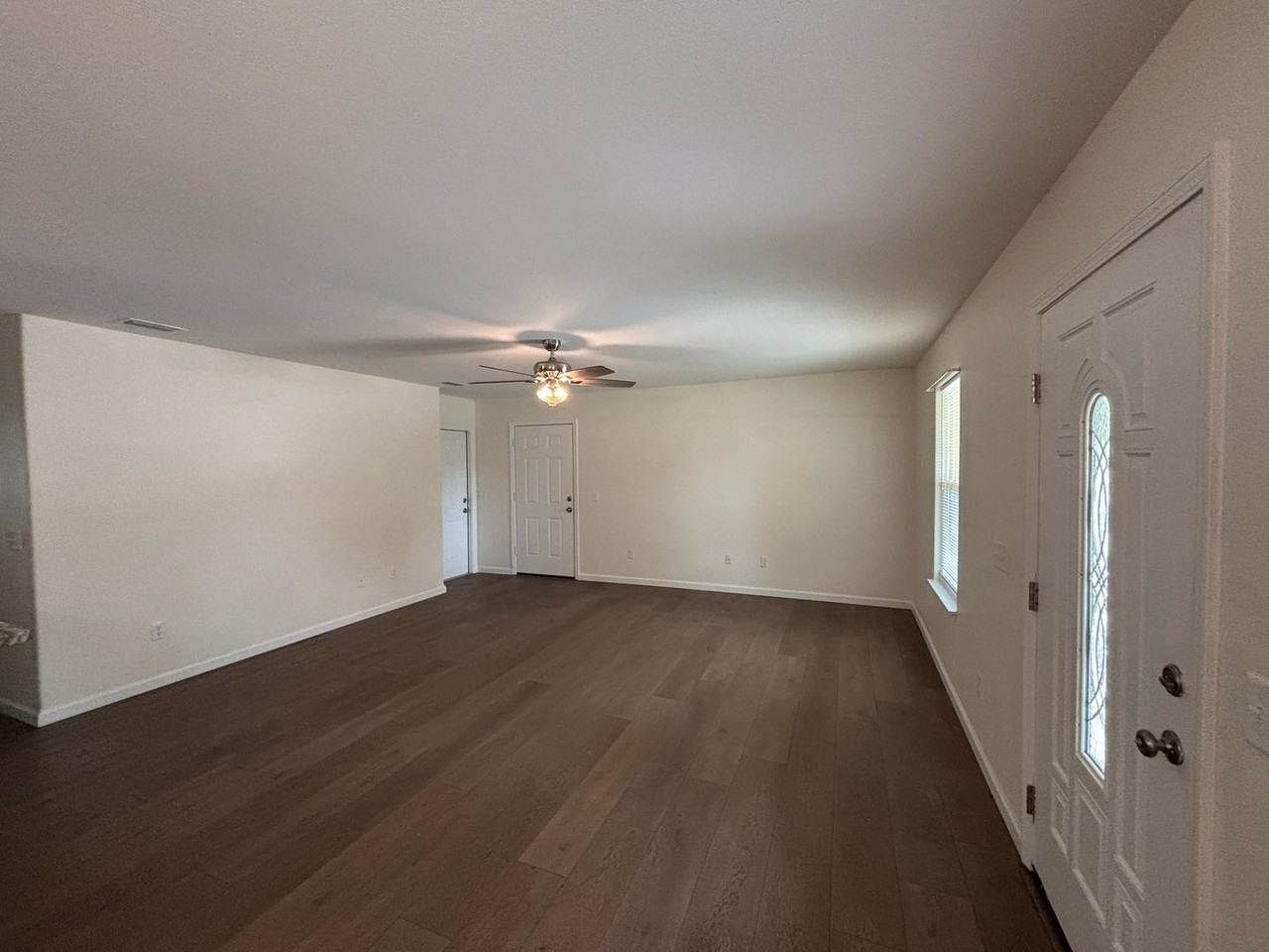 1379 Stratford Ave - Photo 7 of 20