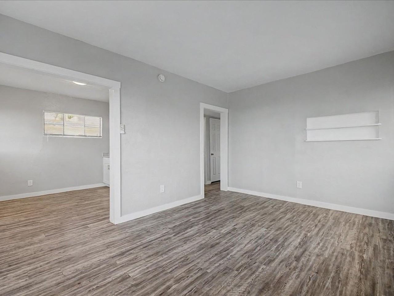 2122 N Forgeus Ave #C - Photo 3 of 21
