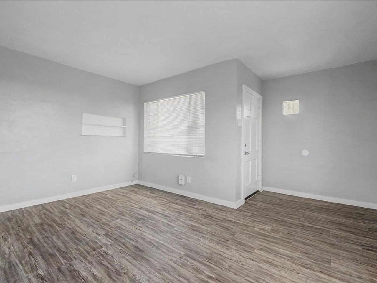 2122 N Forgeus Ave #C - Photo 4 of 21