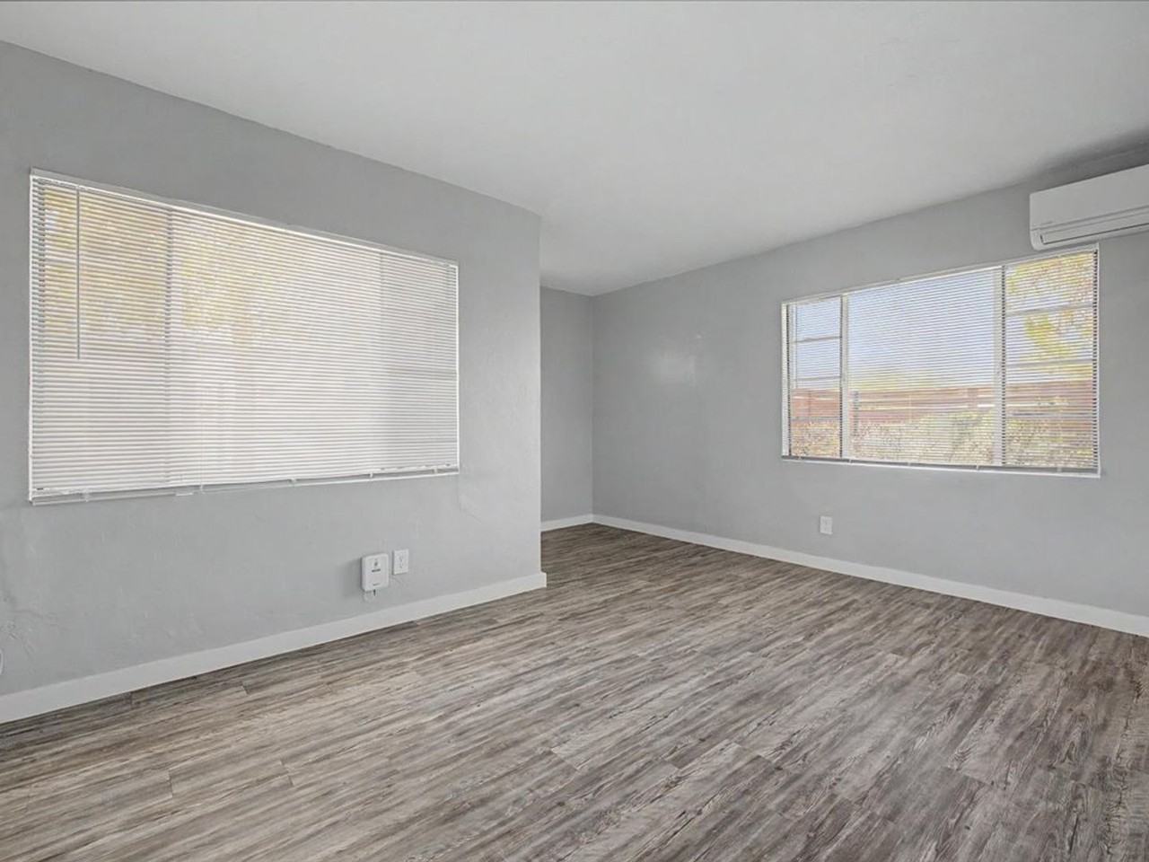 2122 N Forgeus Ave #C - Photo 5 of 21