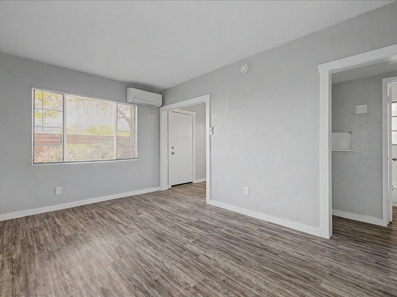 2122 N Forgeus Ave #C - Photo 6 of 21