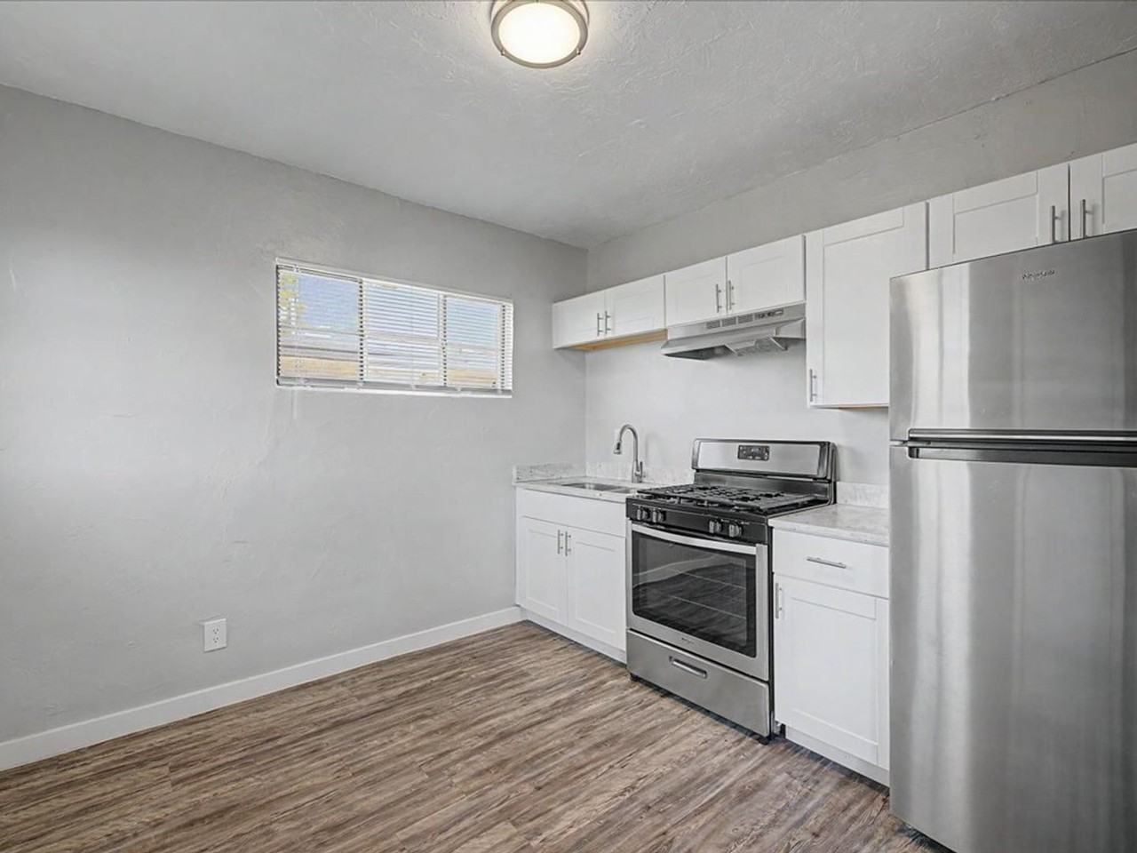 2122 N Forgeus Ave #C - Photo 7 of 21