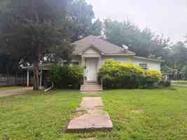 featured image of 421 S 8th St