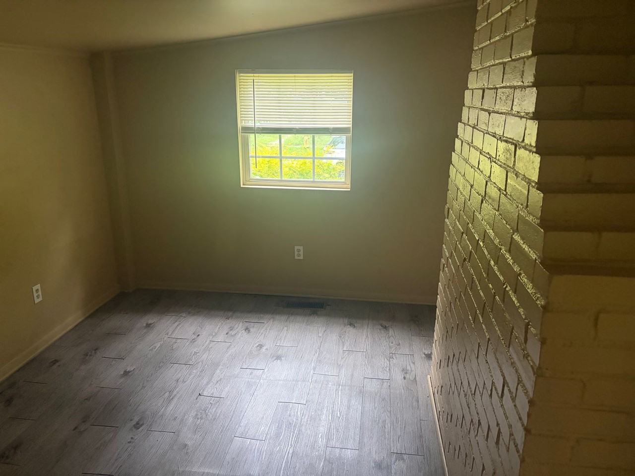 421 S 8th St - Photo 6 of 23