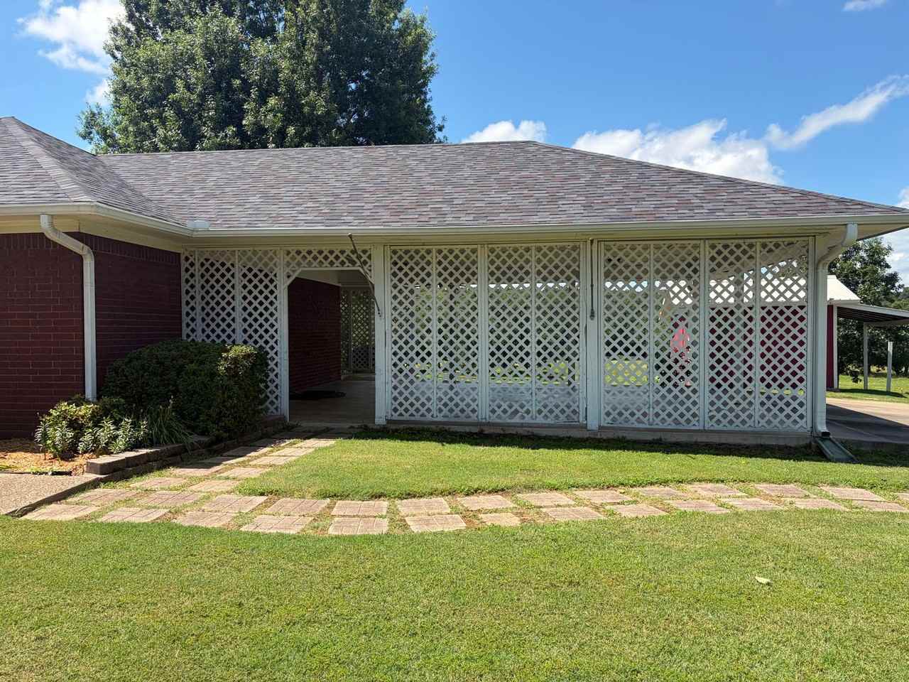 3606 Highway 71 E - Photo 3 of 30