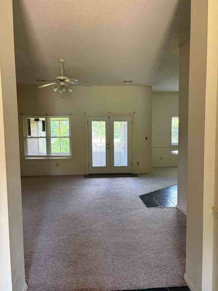 908 Aspen Ave - Photo 4 of 25