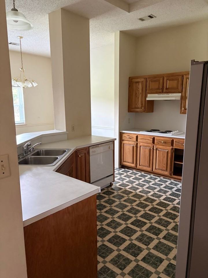 908 Aspen Ave - Photo 6 of 25