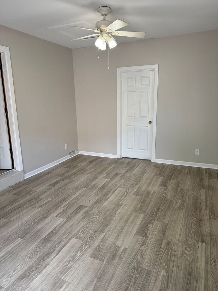 202 Pleasant Hill Dr - Photo 5 of 25