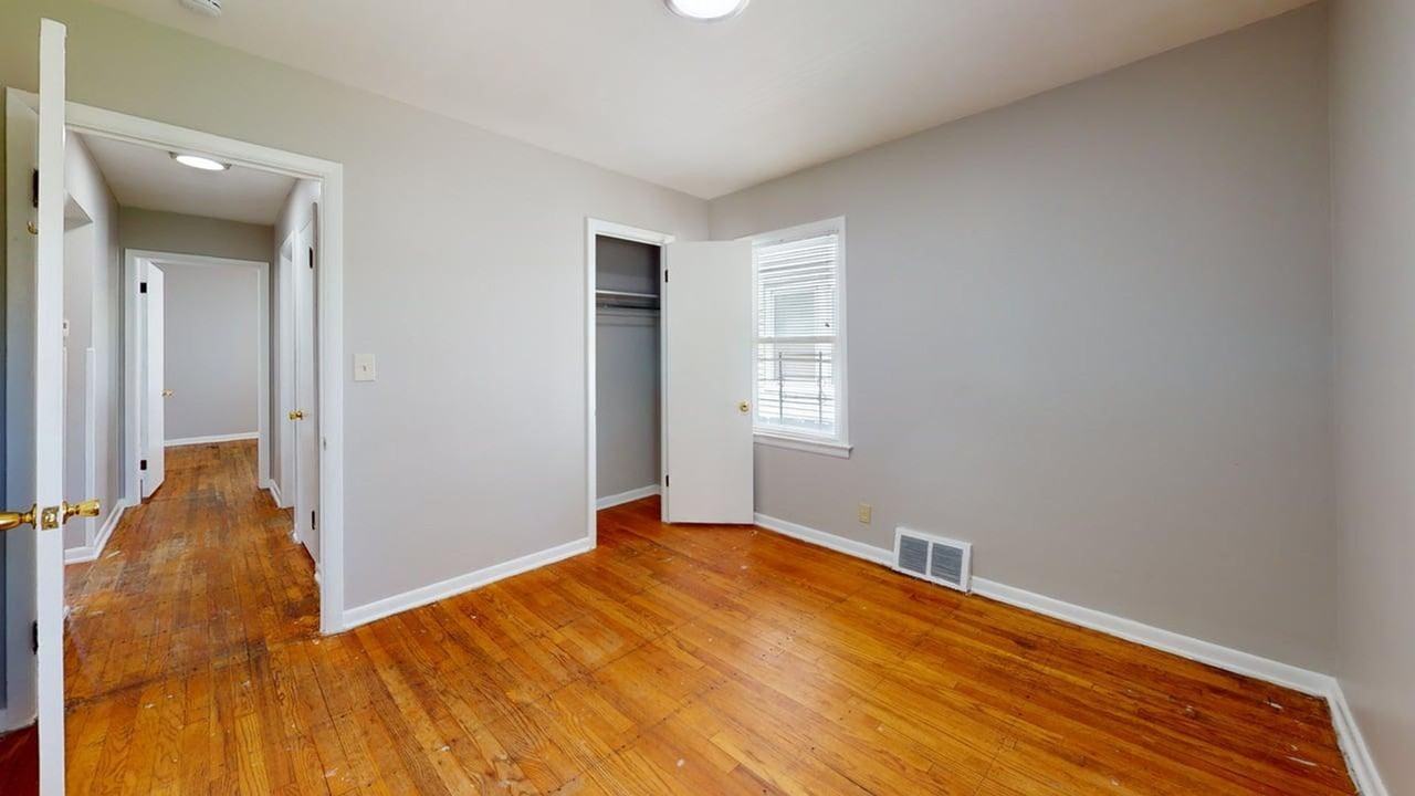11909 Avon Ave - Photo 4 of 13