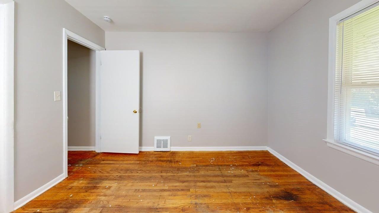 11909 Avon Ave - Photo 6 of 13