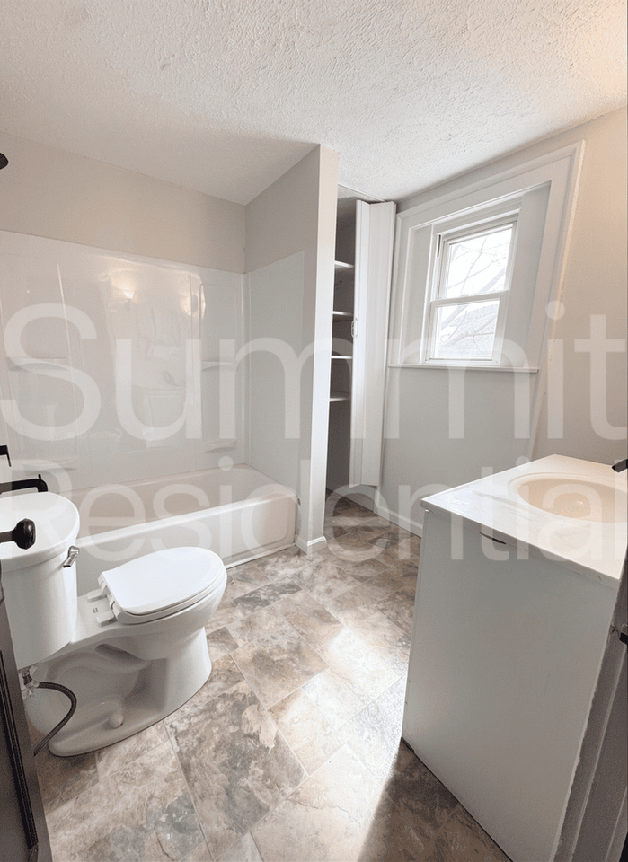 243 W 1st St - Photo 3 of 8