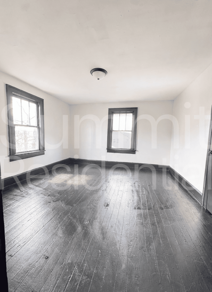 243 W 1st St - Photo 6 of 8