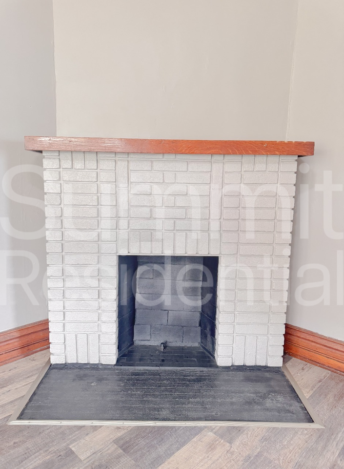 188 Marion Ave - Photo 3 of 8