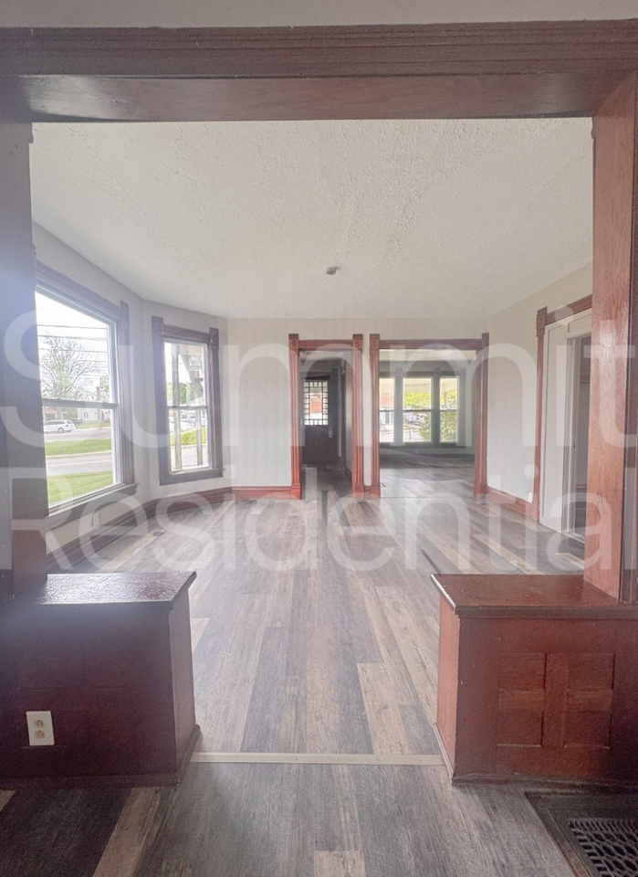 188 Marion Ave - Photo 7 of 8