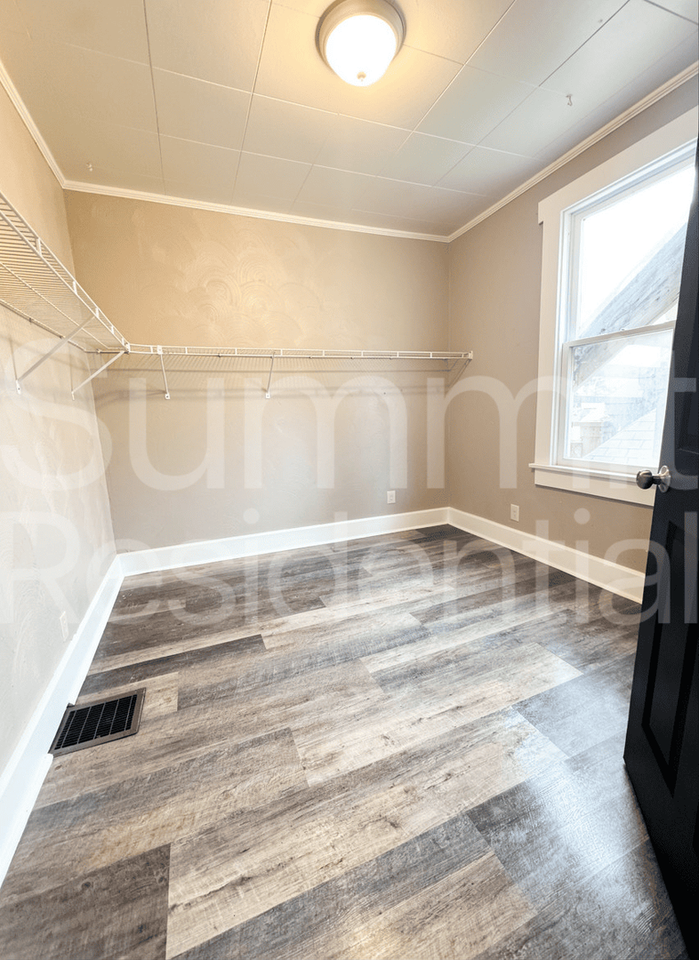23 Martha Ave - Photo 4 of 6