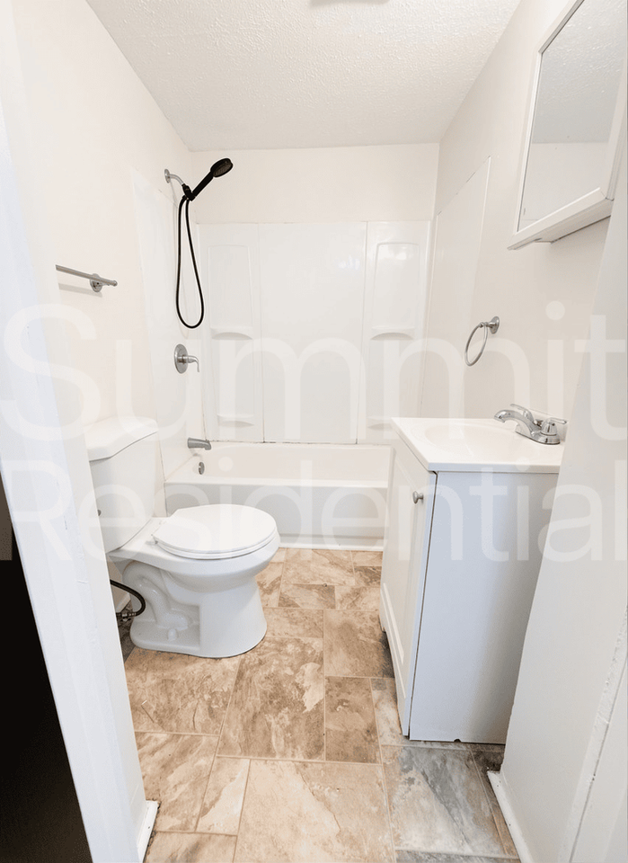 23 Martha Ave - Photo 5 of 6