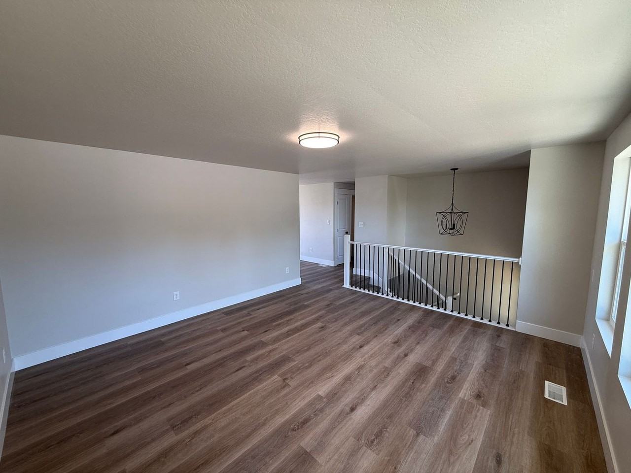 3426 West 5300 South - Photo 5 of 29