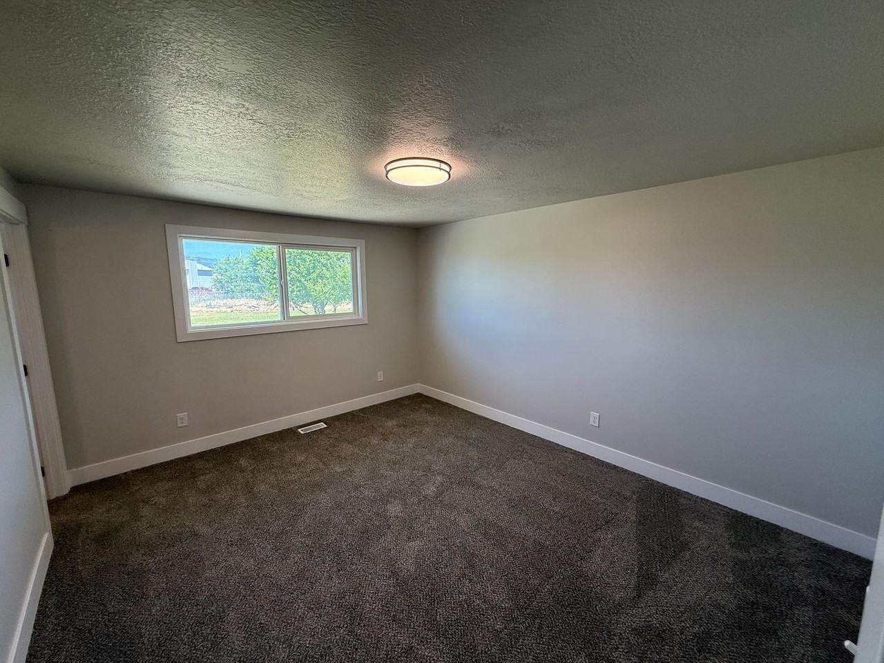 3426 West 5300 South - Photo 7 of 29