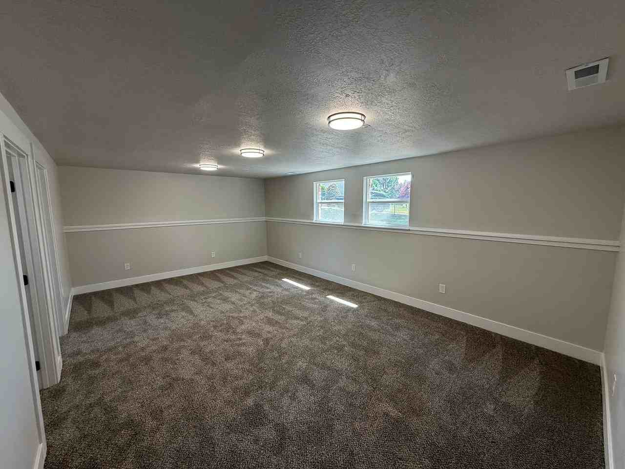3426 W 5300 S - Photo 4 of 12