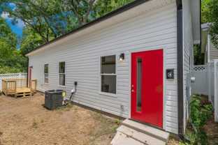 711 Gerard St - Photo 1 of 1