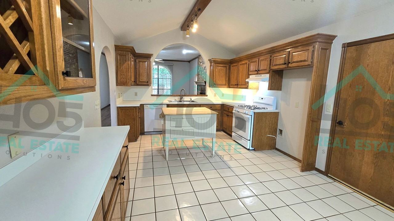9904 Fox Fair Holw - Photo 3 of 30