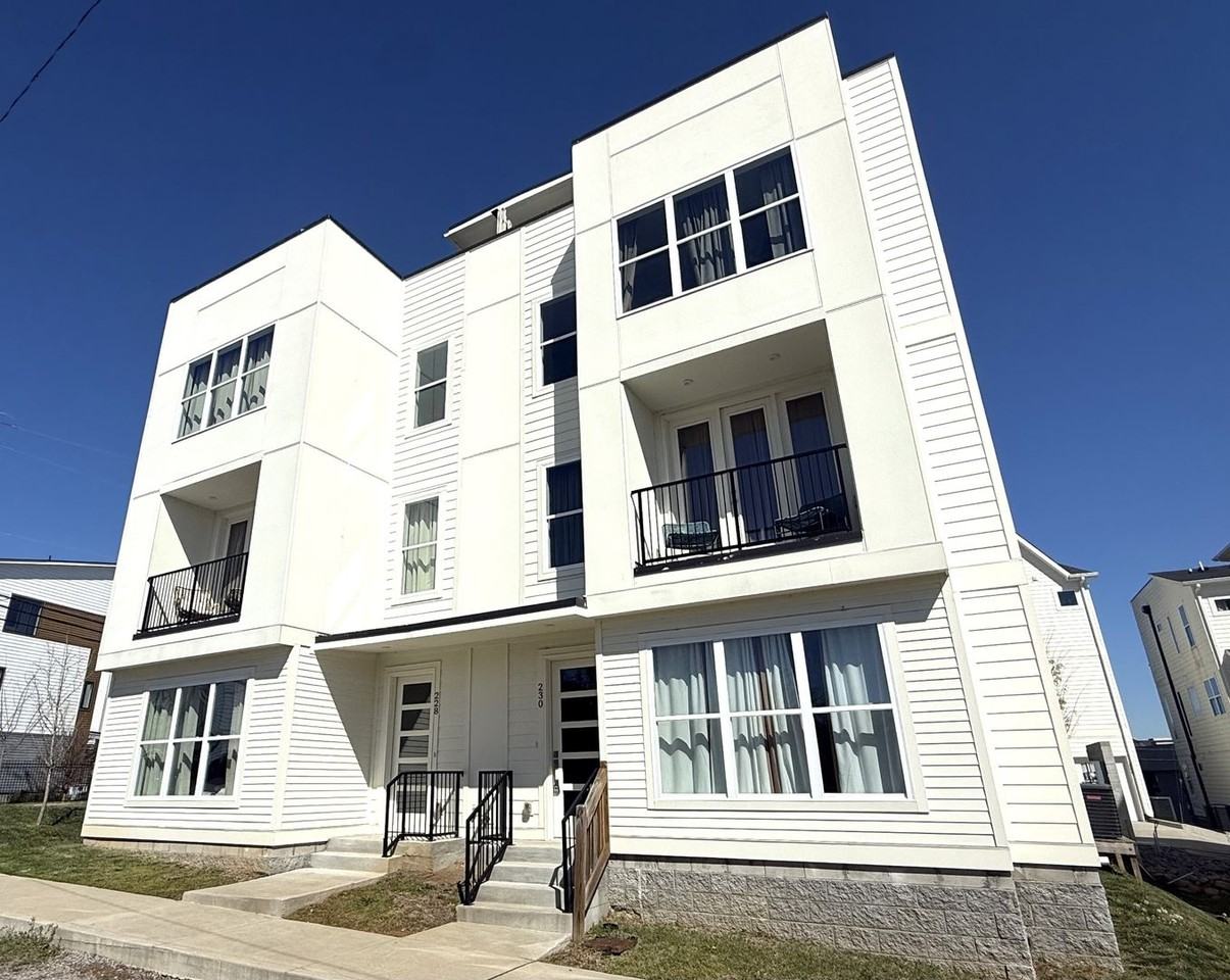 228 Oceola Ave - Photo 2 of 20