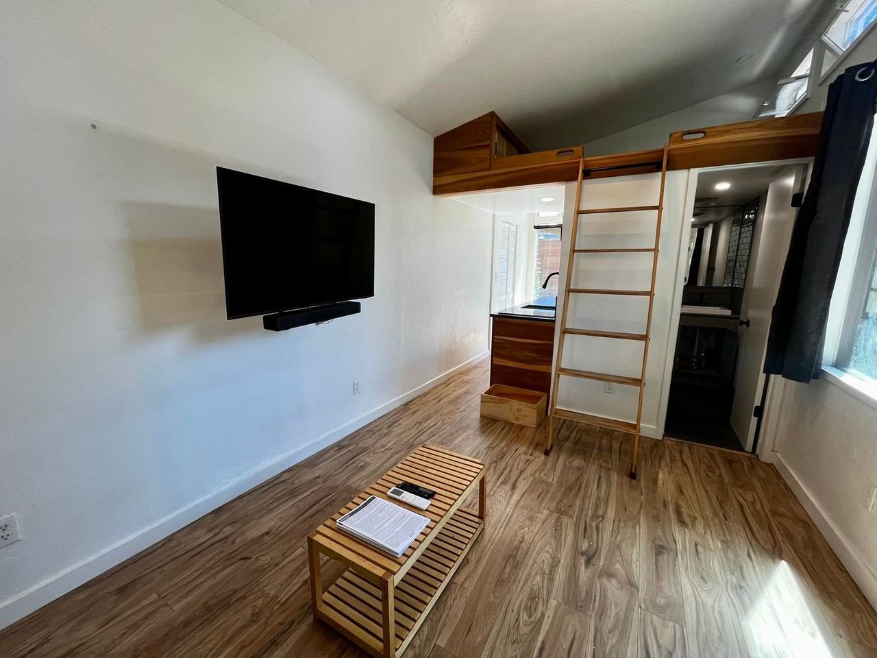 2313 N 27th St #B - Photo 3 of 9