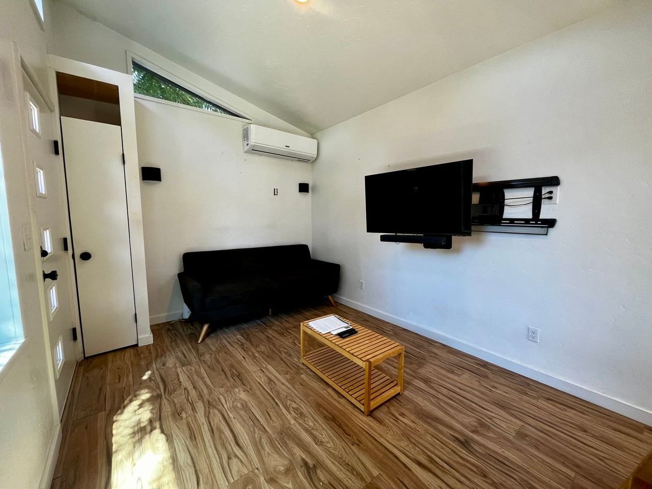 2313 N 27th St #B - Photo 4 of 9