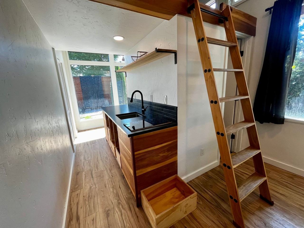 2313 N 27th St #B - Photo 5 of 9