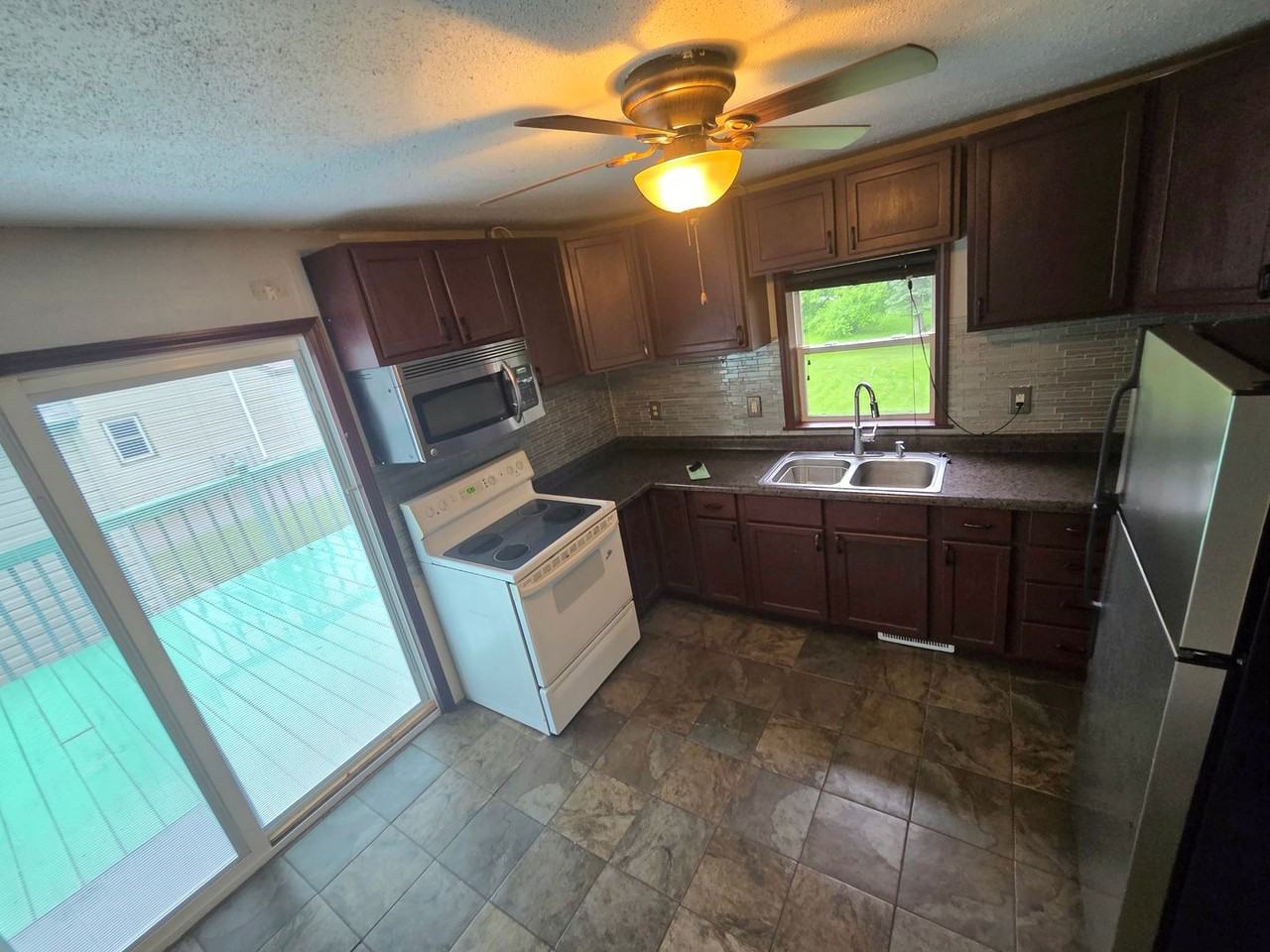 1022 Spring Lake Rd - Photo 5 of 18