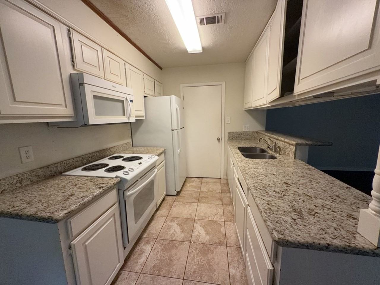 629 W Ridge Dr - Photo 4 of 16