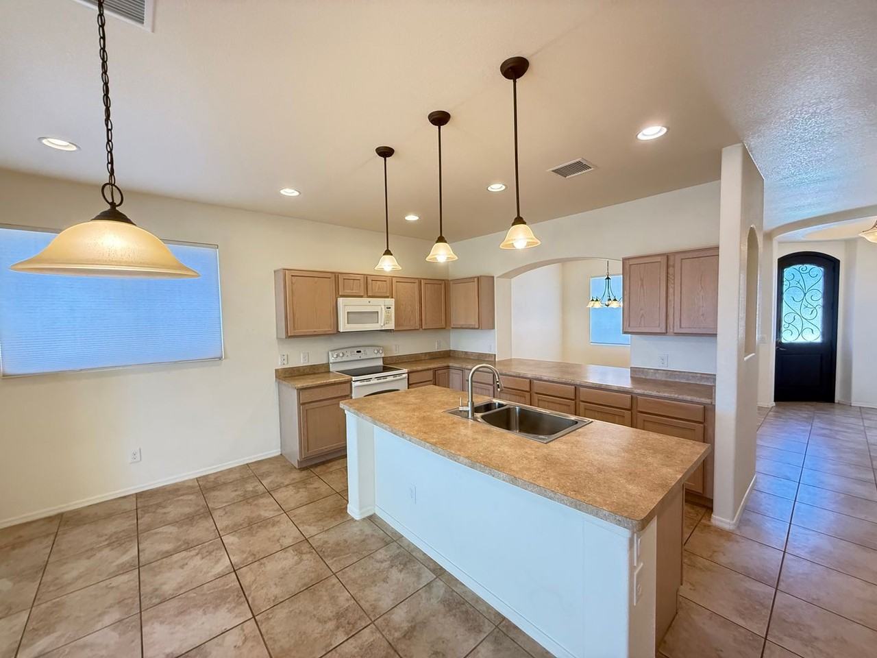 657 Tanner Dr - Photo 6 of 21