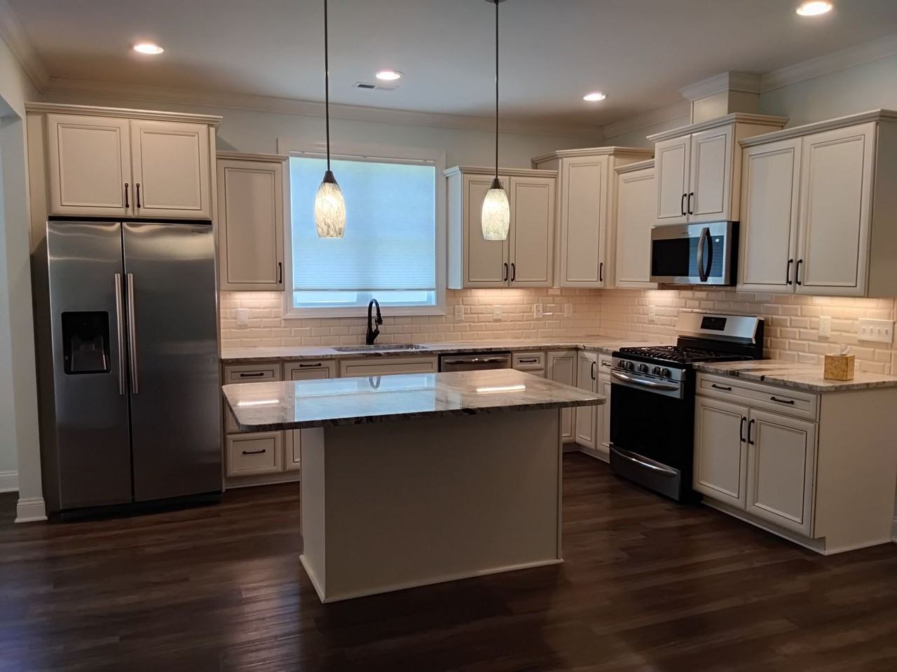 223 Taylorwood Dr - Photo 6 of 46