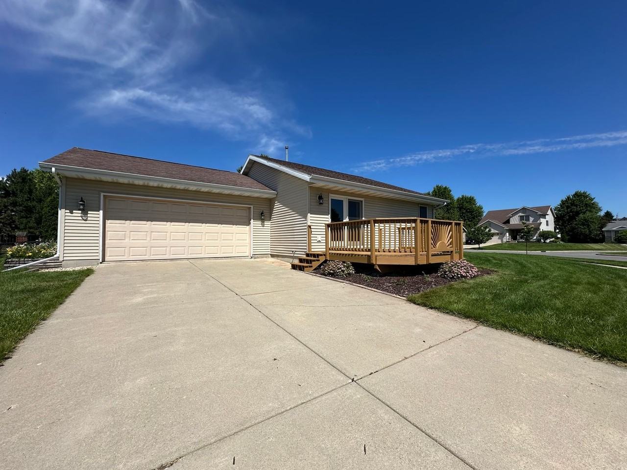 868 N Edge Trl - Photo 2 of 27