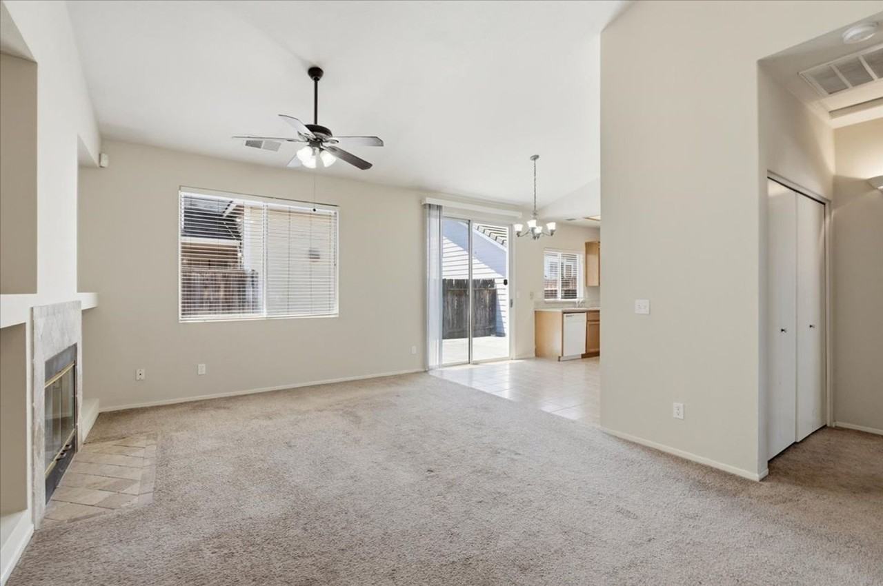 9386 Laguna Pointe Way - Photo 3 of 25