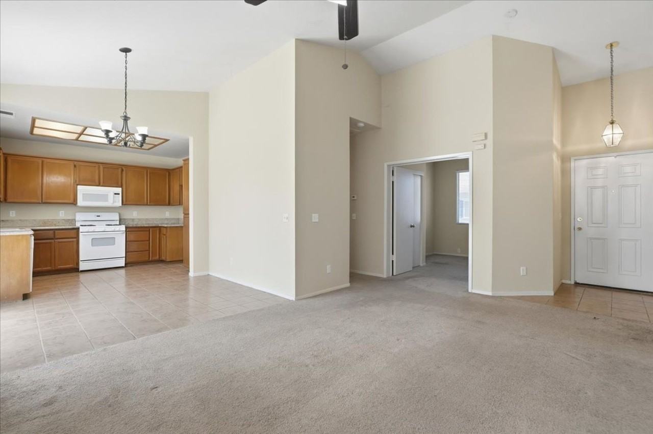 9386 Laguna Pointe Way - Photo 5 of 25