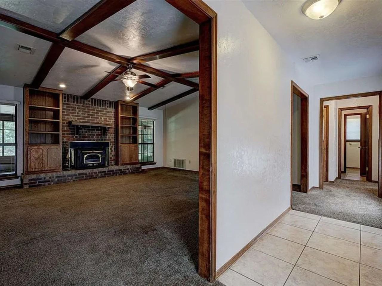 406 Shady Lane Dr - Photo 2 of 24