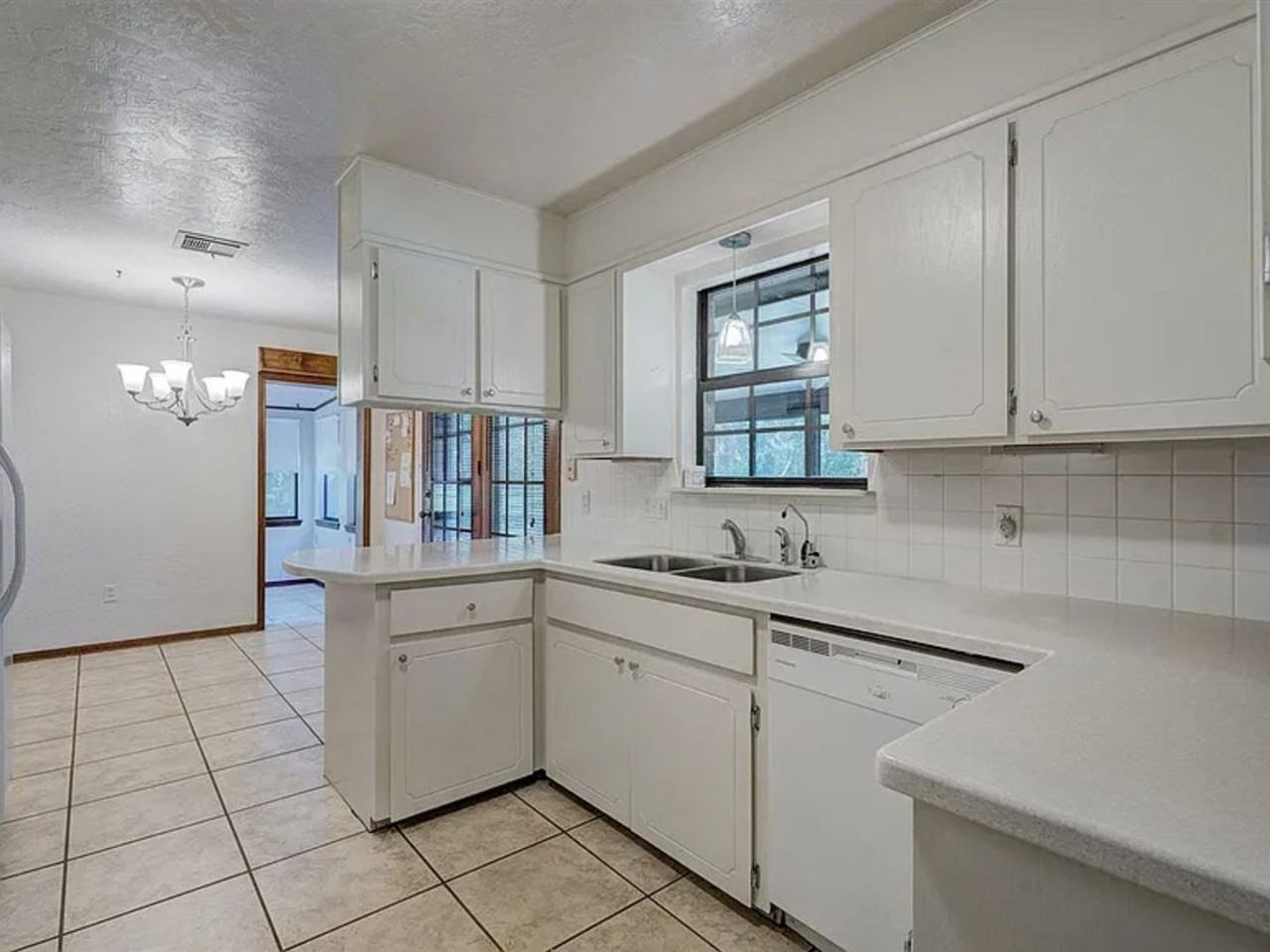 406 Shady Lane Dr - Photo 3 of 24