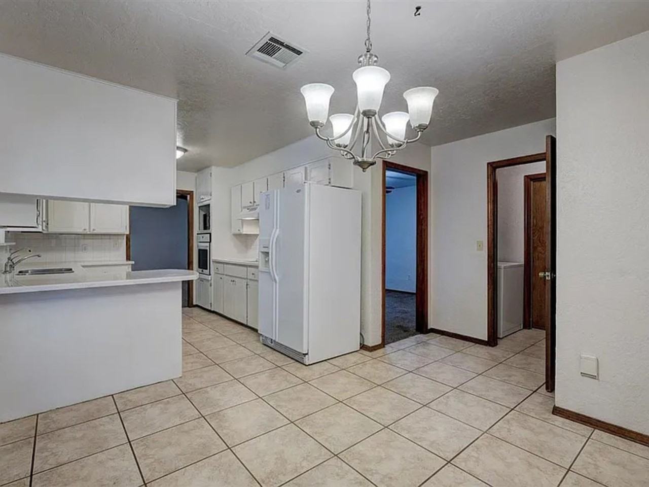 406 Shady Lane Dr - Photo 5 of 24
