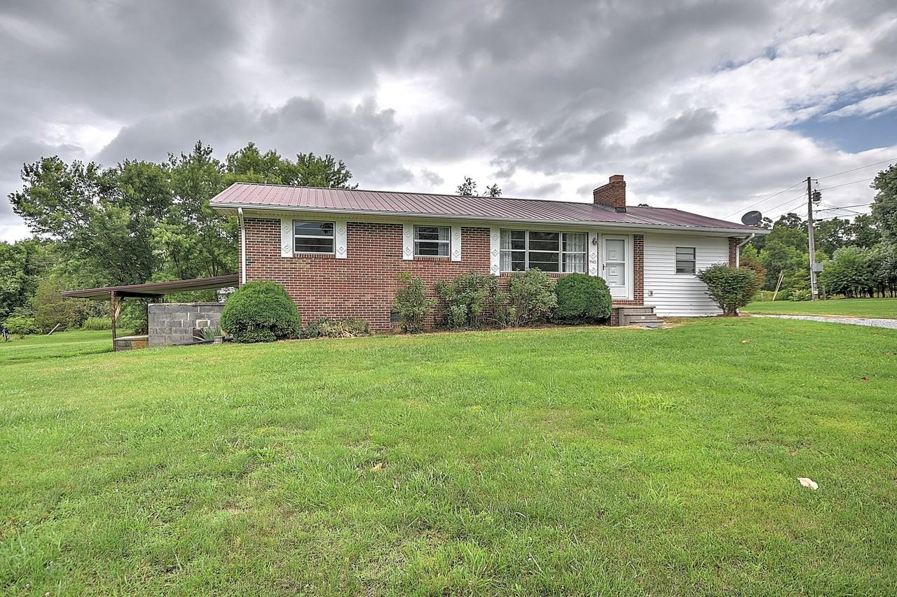 945 Bishop Loop - Photo 2 of 25