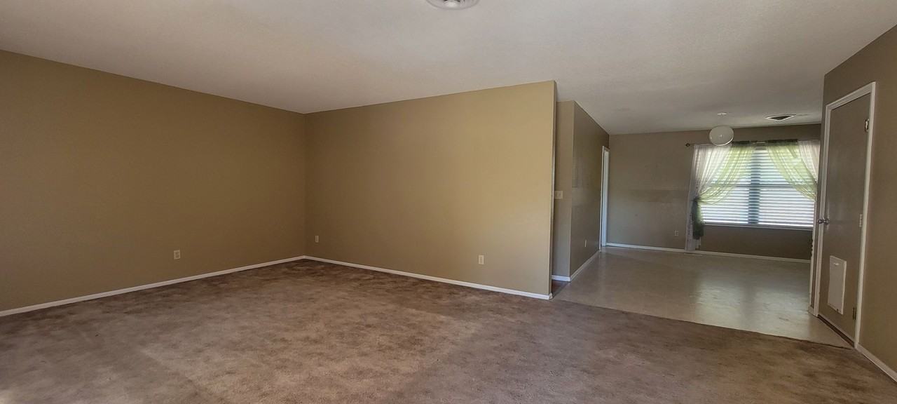 1003 Apple Ln - Photo 4 of 26