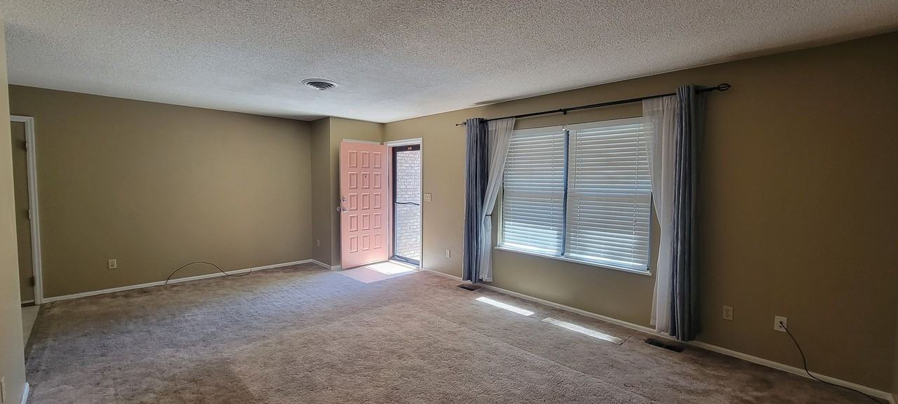 1003 Apple Ln - Photo 5 of 26