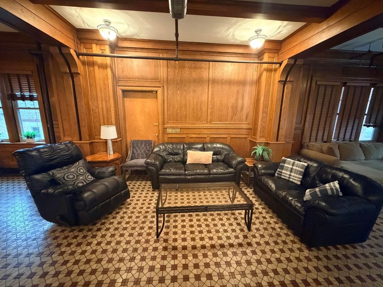 1425 5th Ave - Photo 2 of 19