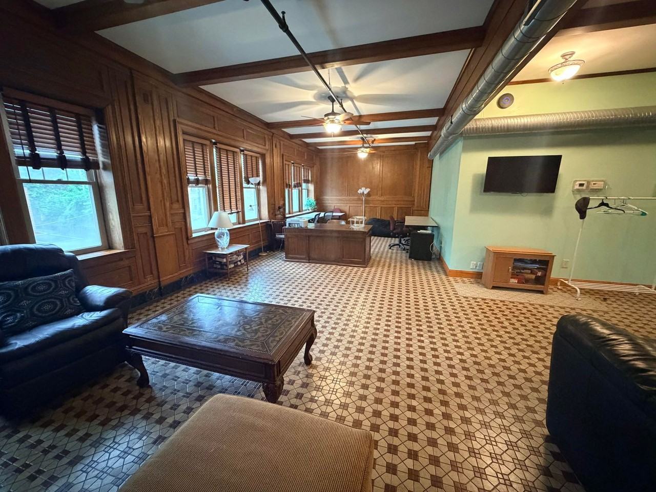 1425 5th Ave - Photo 3 of 19